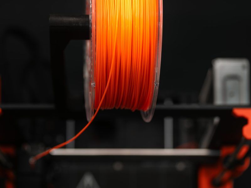 Bobina de filamento técnico extrudido para impresión 3D industrial